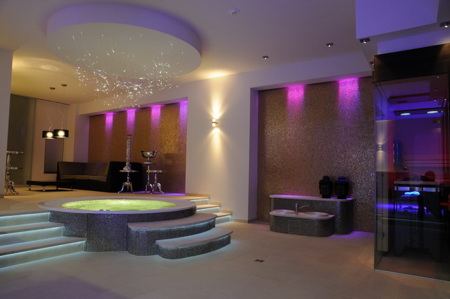 ���������� � ������������ ������ Neuhaus SPA&Wellness � ��������� ������������ ������ ���������� � �������� ������������ ������� Neuhaus. � ���������� ���������� ������� � ������ ���-���� ������������ �������� �������� Klafs, Riviera, Villeroy&Boch, Sicis.