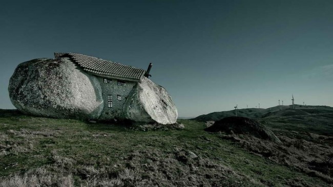 дом Casa do Penedo вечером