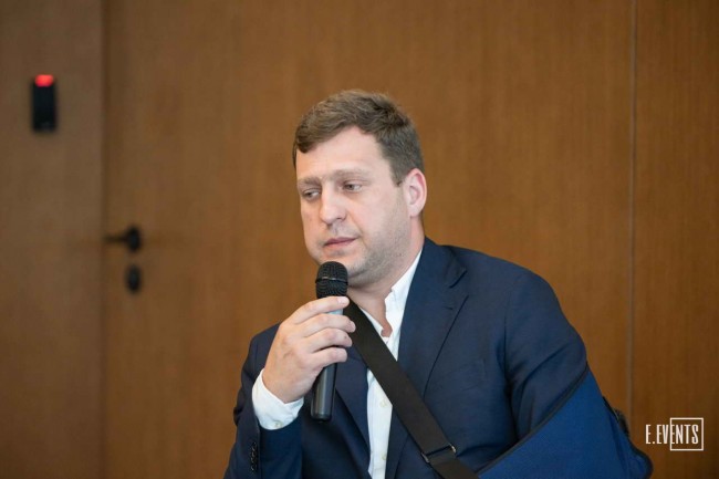 Виталий Аверьянов
