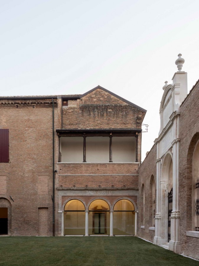лоджия в Palazzo dei Diamanti