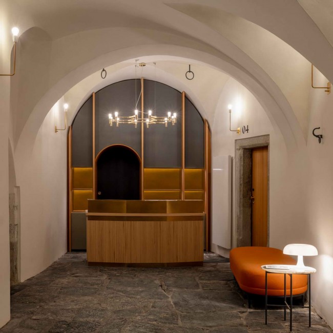 стойка ресепшн в арт-отеле Lasserhaus