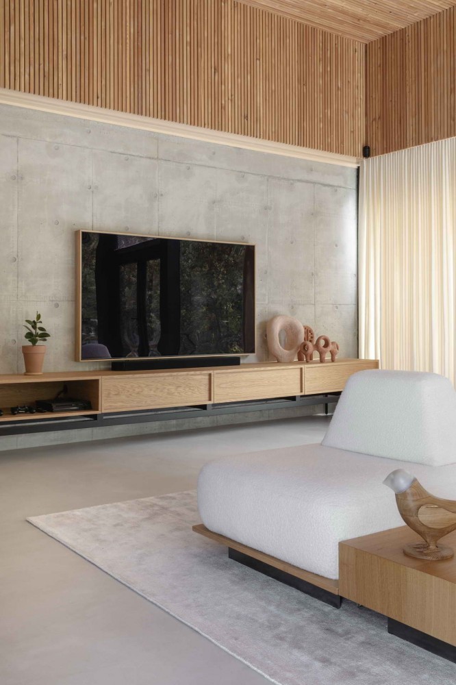 телевизор в гостиной, Matski House