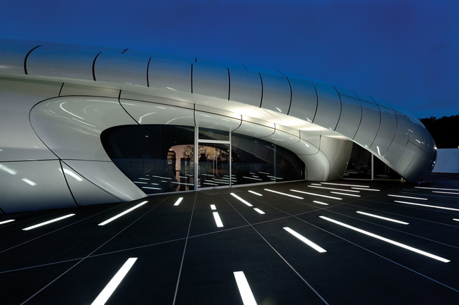 Zaha Hadid Architects, Mobile Art Pavilion, UK 2007, Фото Toshio Kaneko.