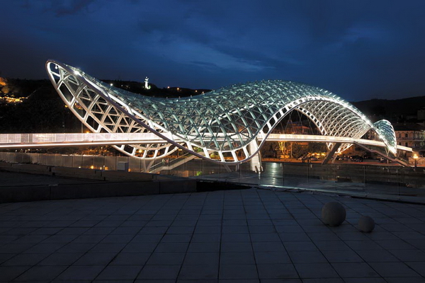 мост мира, архитектор Микеле де Лукки