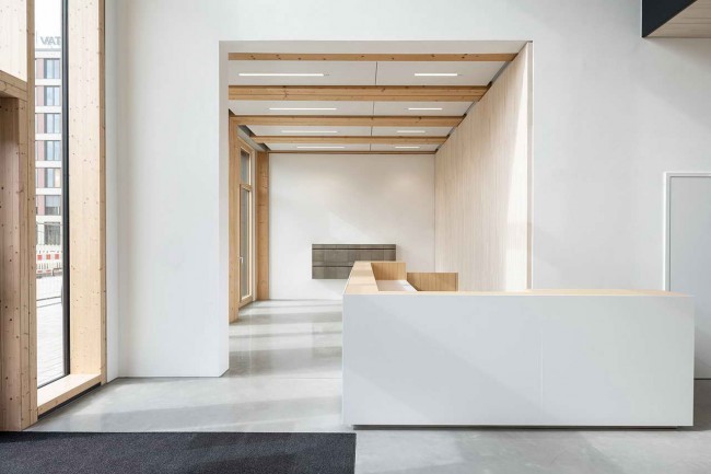 интерьер холла EDGE Suedkreuz Berlin