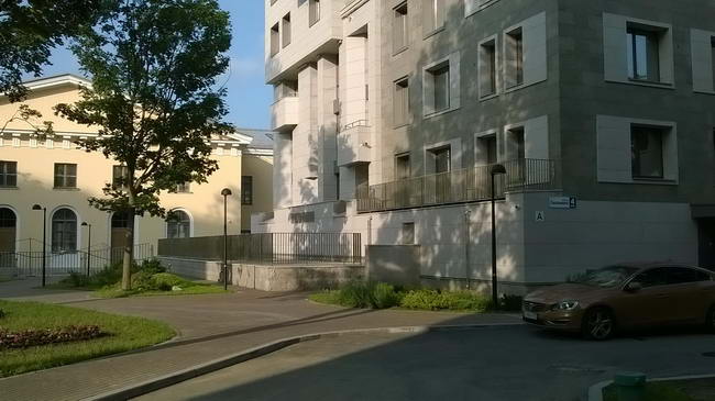 двор жилого комплекса Смольный парк