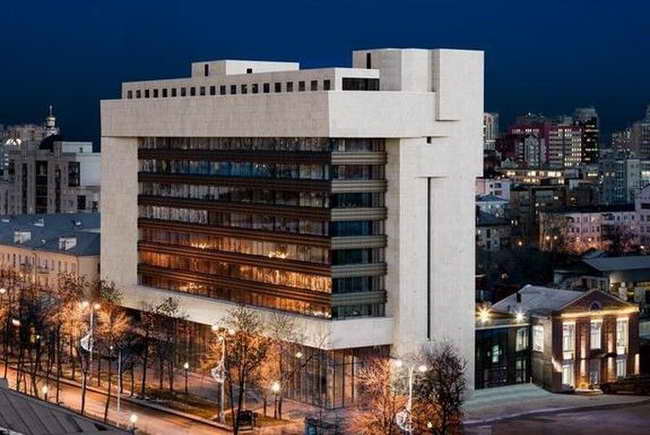 здание Международного центра искусств «Главный проспект»