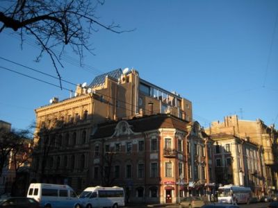 многоквартирный дом на Фурштатской
Фурштатская, 10 - многоквартирный жилой дом. Небезупречный, но интересный
