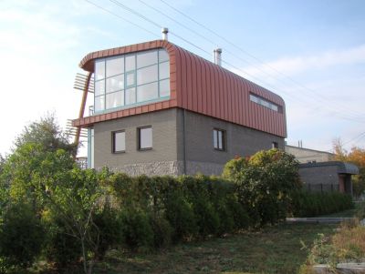 Вид с проезжей части
